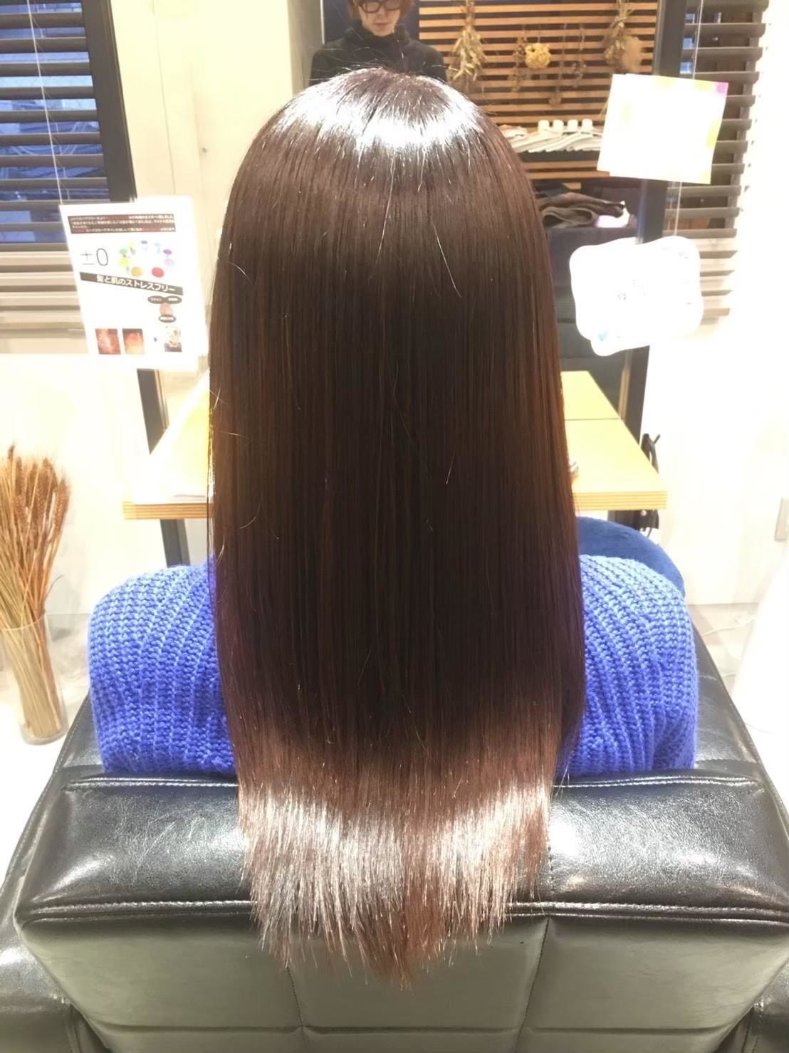 毛先までまとまったロングヘア